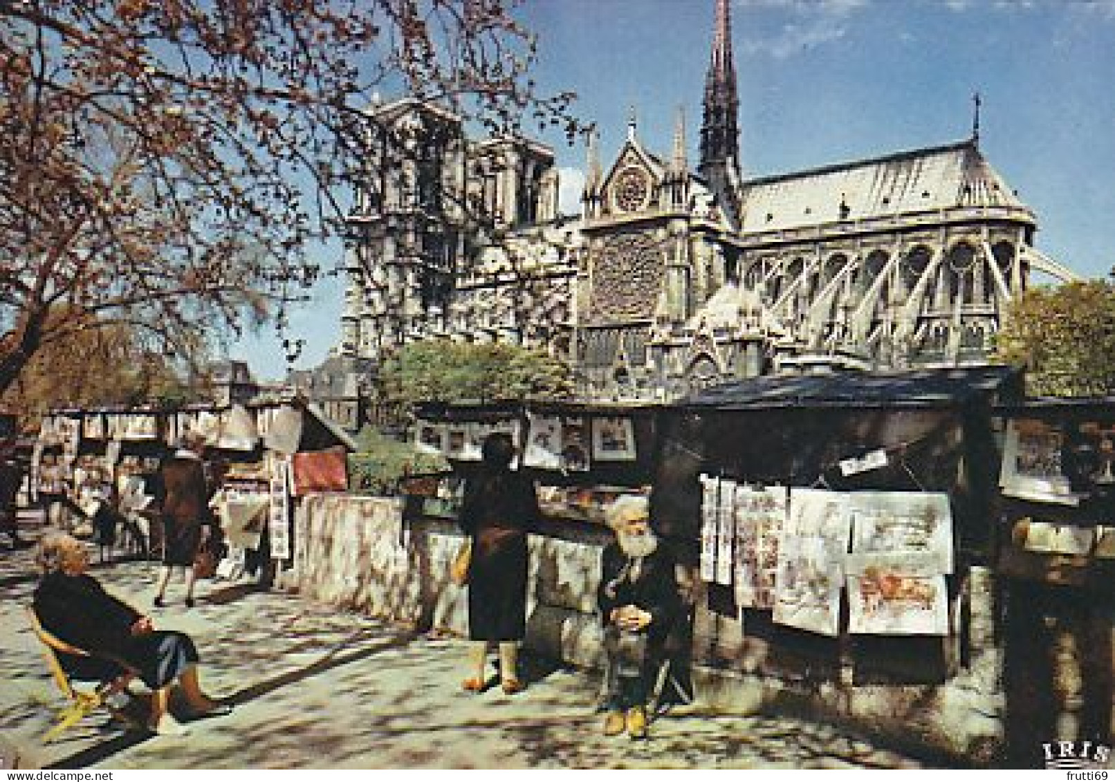 AK 215956 FRANCE - Paris - les bouquinistes devant Notre-Dame