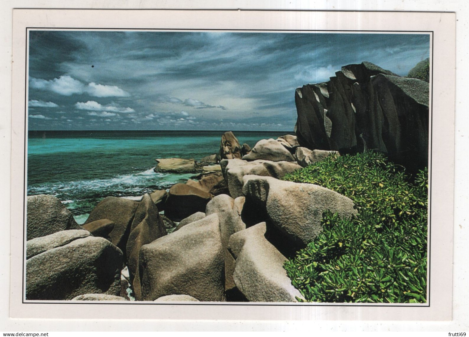 AK 235726 SEYCHELLES - les rochers de la Digue