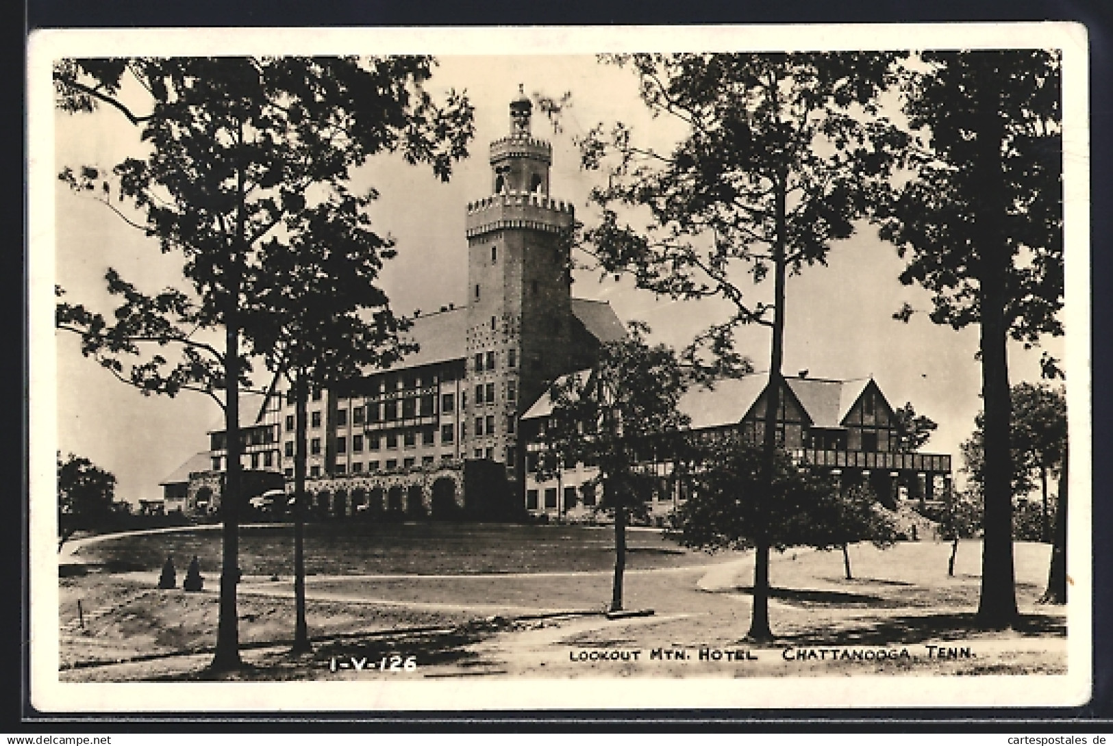 AK Chattanooga, TN, Lookout Mtn. Hotel