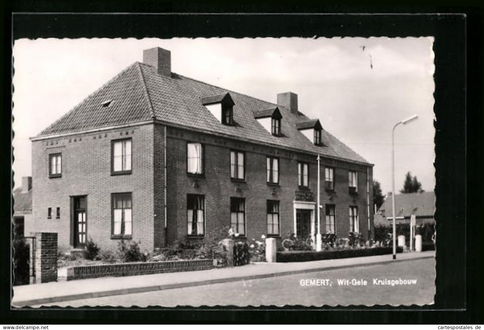 AK Gemert, Wit-Gele, Kruisgebouw