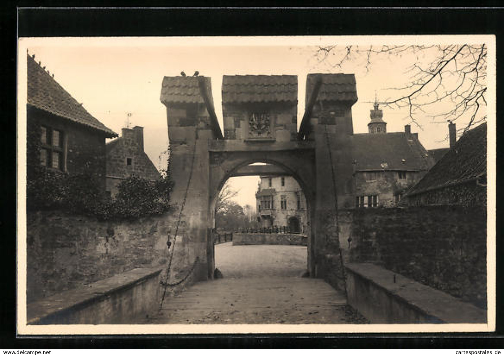 AK Lüdinghausen, Strassenpartie mit Blick durchs Tor