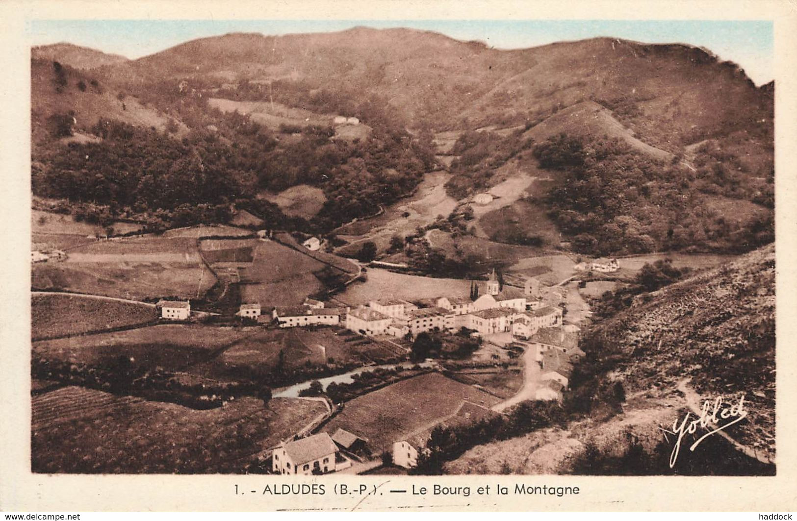 ALDUDES : LE BOURG ET LA MONTAGNE