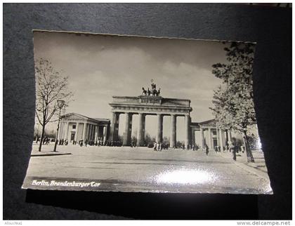 porte de Brandebourg Berlin Allemagne Deutschland  printed in Germany Postkarte CPM Card