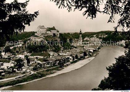 72952917 Burghausen Salzach Stadtpanorama mit Burg Burghausen