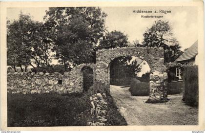 Hiddensee a. Rügen, Klostertorbogen