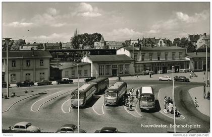 ALLEMAGNE - NEUMÜNSTER - Bahnhofplatz (autobus)