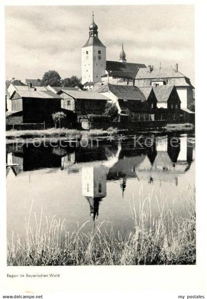 73161024 Regen Blick ueber den Regen zur Kirche Wasserspiegelung Regen