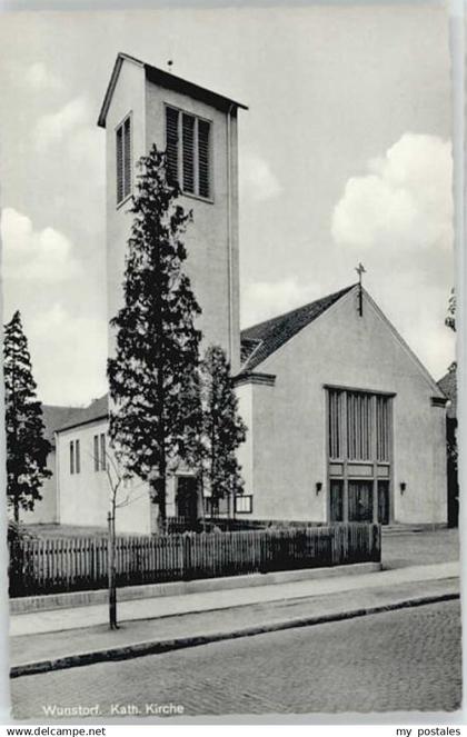 70132879 Wunstorf Wunstorf Kirche *