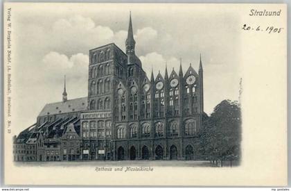 70126375 Stralsund Mecklenburg Vorpommern Stralsund Rathaus Nicolaikirche *