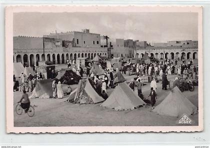 Algérie - COLOMB BÉCHAR - Place Luteaud - Ed. Photo Africaines 23