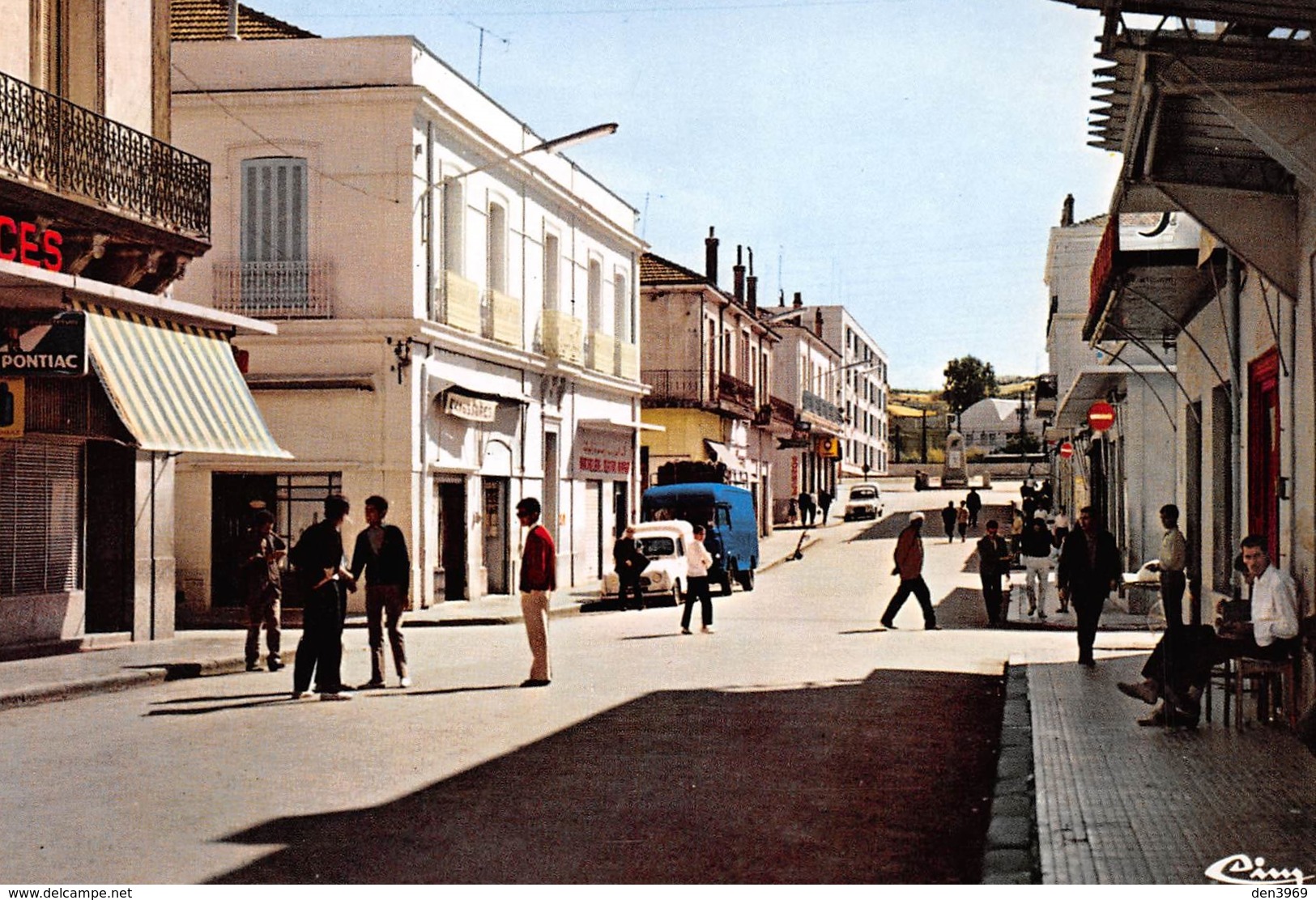 Algérie - MEDEA - Centre Ville - Renault 4L