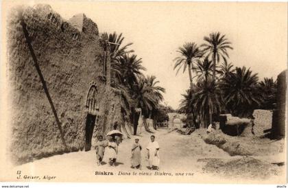 CPA AK Algérie-Biskra-Dans le vieux Biskra une rue (238714)