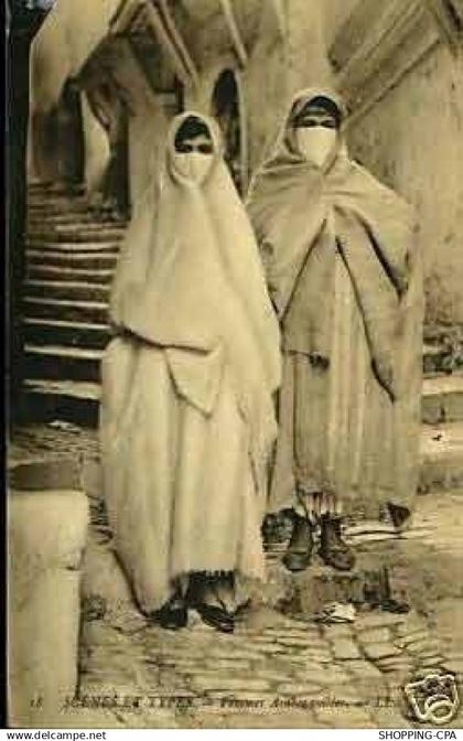 Algerie - Femmes arabes voilees