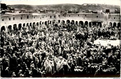 GHARDAIA, La place du Marche