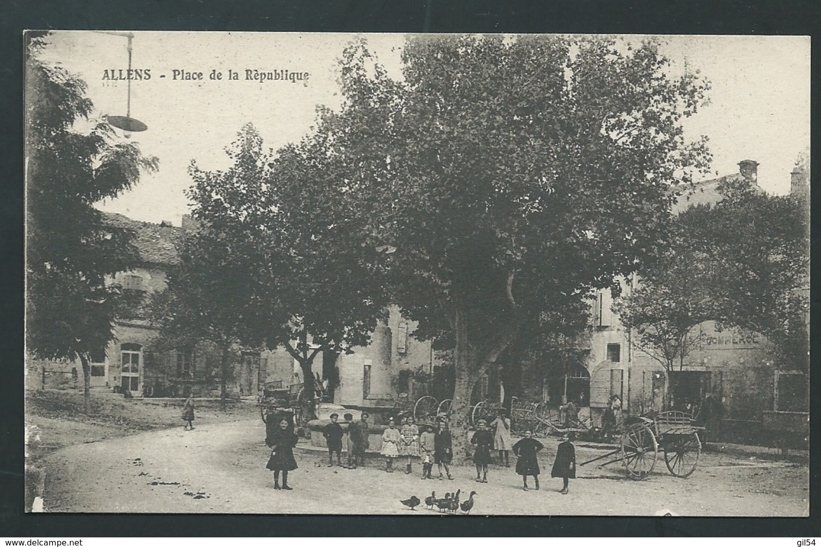 alleins   - place de la république - xj89