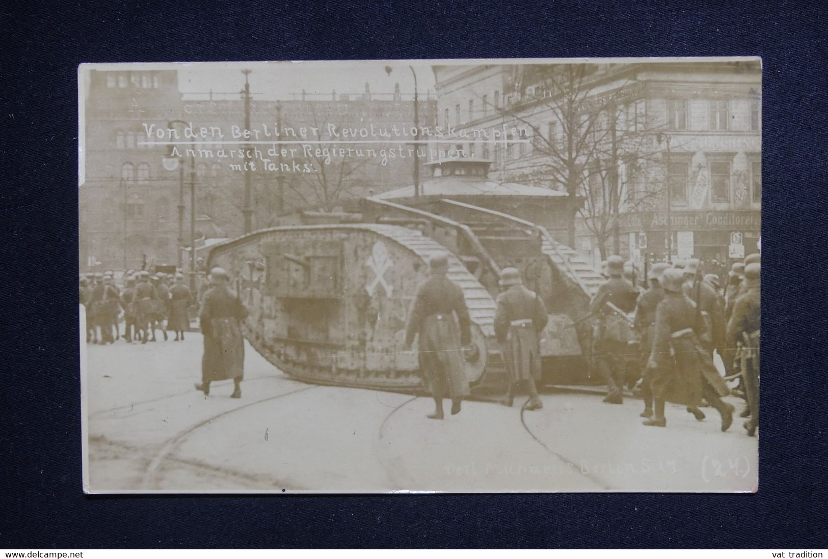 ALLEMAGNE - Berlin - Carte photo en 1919 - Armée avec 1 char dans la ville lors de la Révolution Communiste  - L 127882