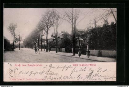 AK Bargteheide, Erste Bahnhofstrasse mit radelnden Postboten