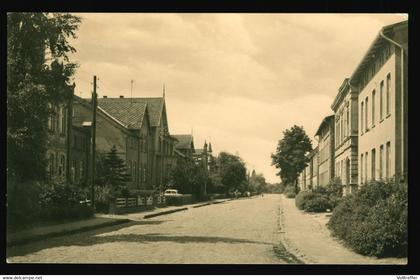 orig. Foto AK um 1960 Bützow in Mecklenburg, Blick in die Gartenstraße