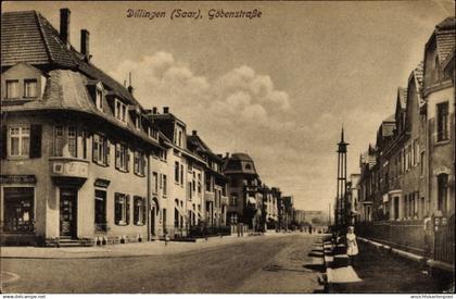 CPA Dillingen im Kreis Saarlouis, Blick in die Göbenstraße, Kaffeegeschäft, Häuser, Mädchen