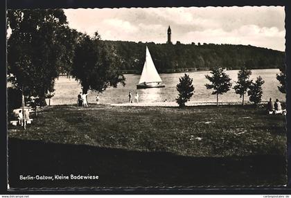 AK Berlin-Gatow, Kleine Badewiese mit Segelboot