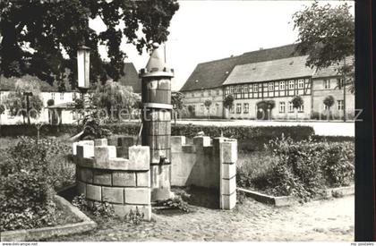 72136591 Uebigau-Wahrenbrueck Marktplatz mit Brunnen