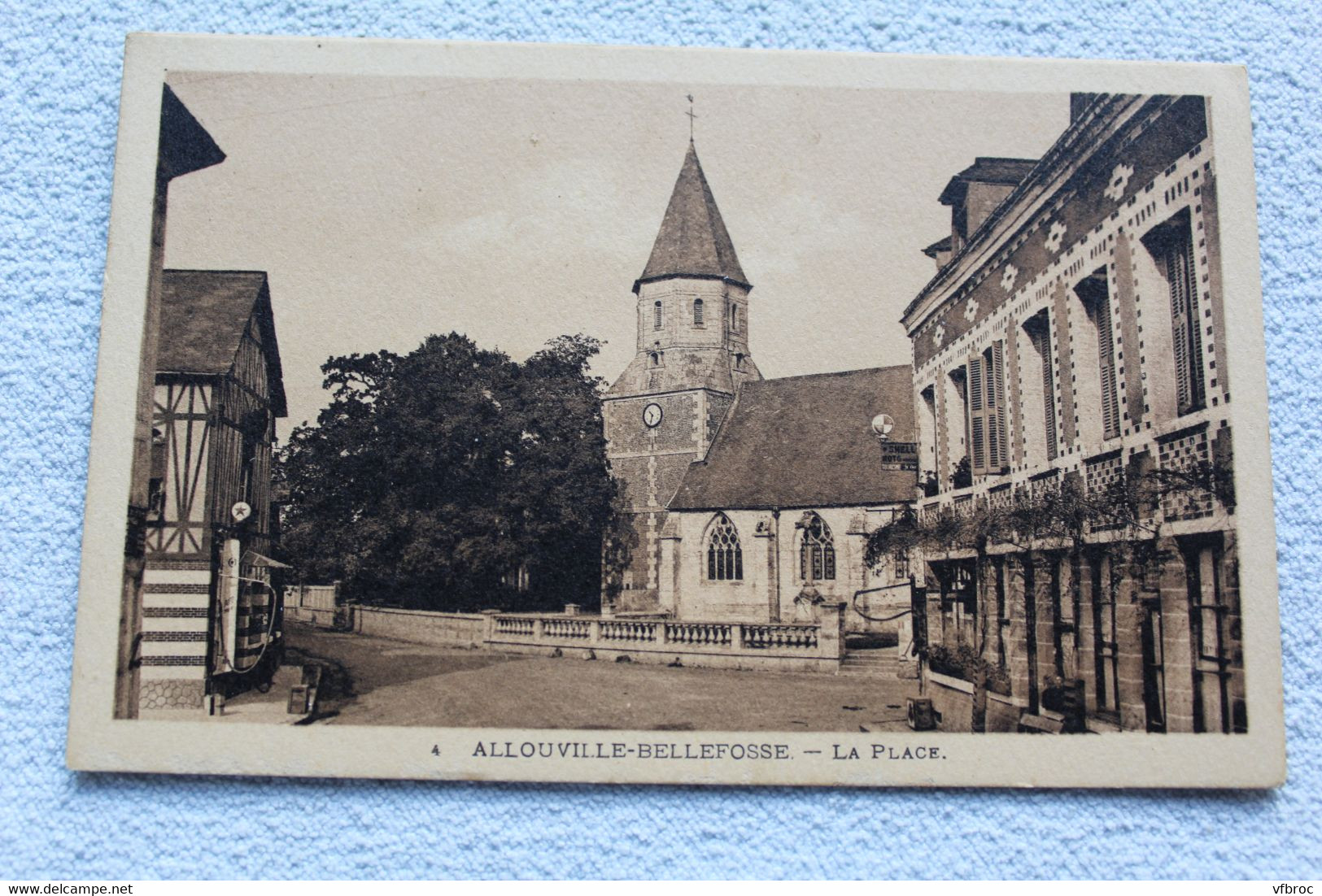 Allouville Bellefosse, la place, Seine maritime