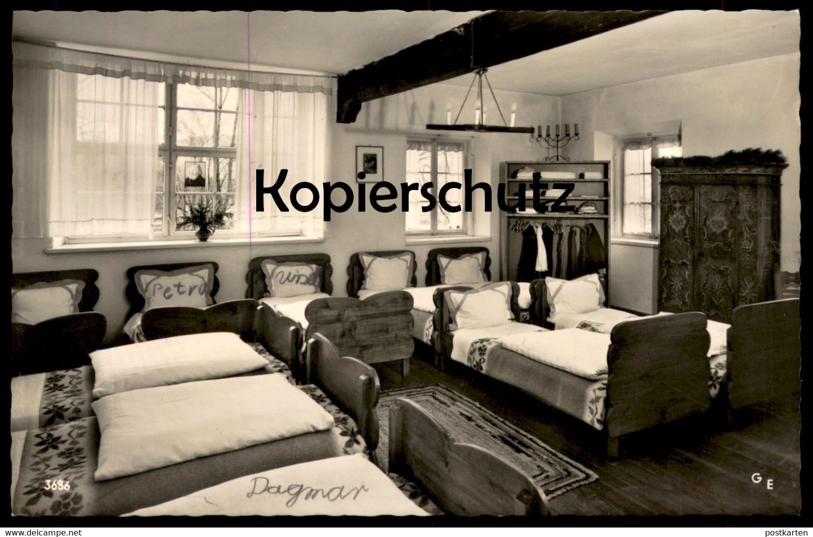 ÄLTERE POSTKARTE AURACHER-WIES KINDERHEIM AURACH MÄDCHEN SCHLAFSAAL Fischbachau alter Bauernschrank bedroom cpa postcard