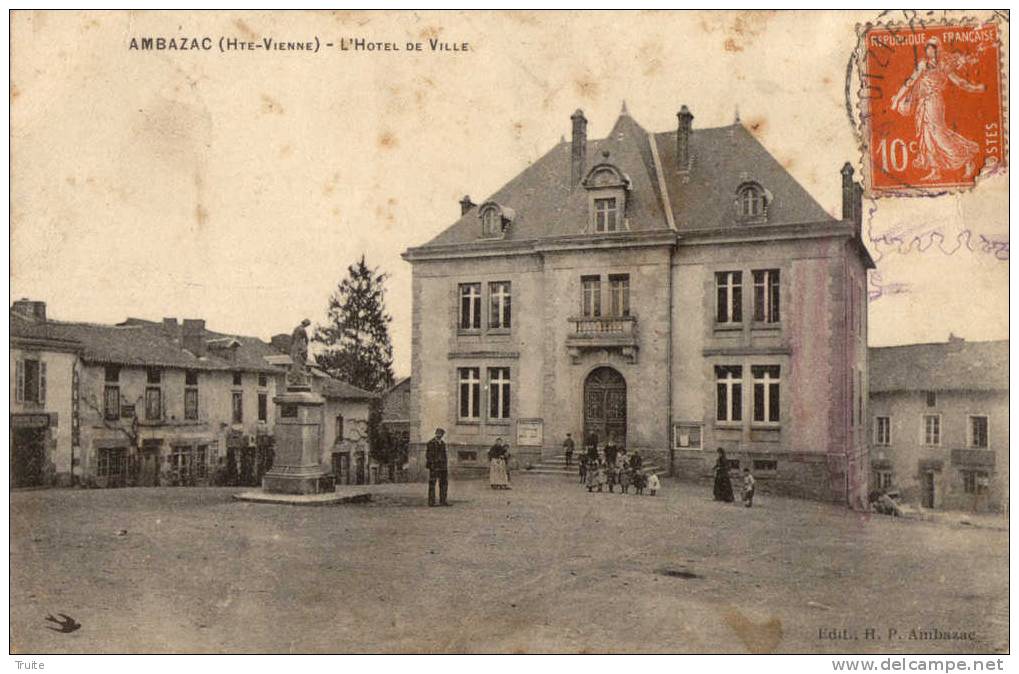 AMBAZAC HOTEL DE VILLE ANIMEE