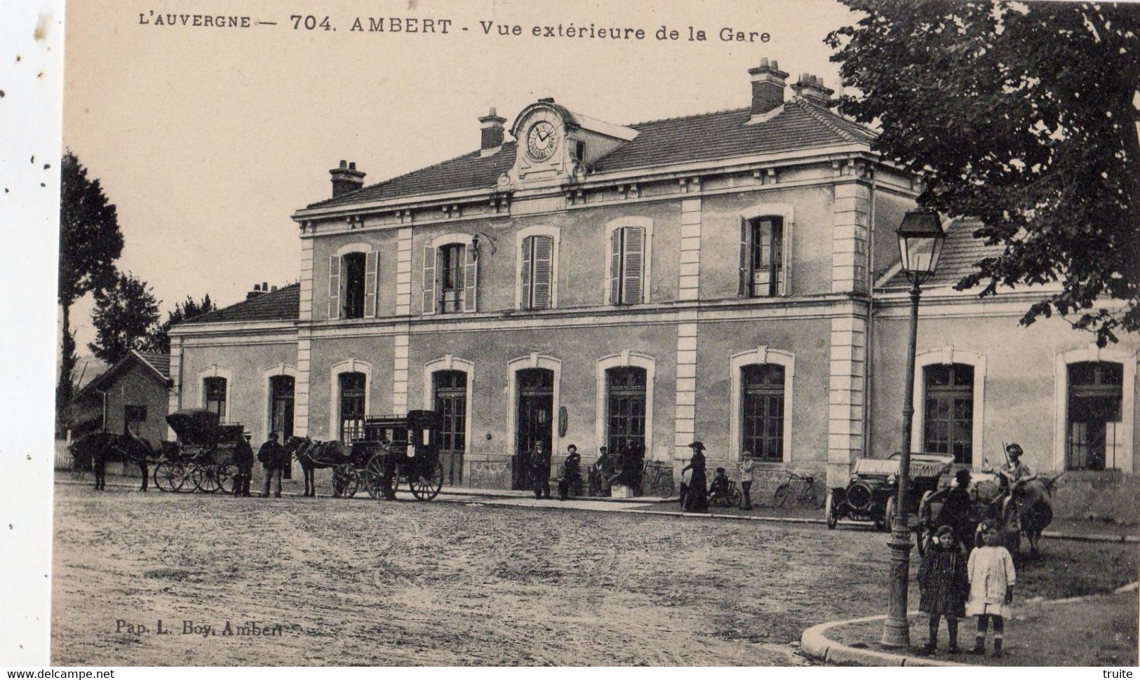 AMBERT VUE EXTERIEURE DE LA GARE