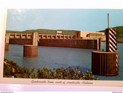 Guntersville Dam, soth of  Huntsville, Alabama. Blick zur Staumauer. Seltene AK farbig