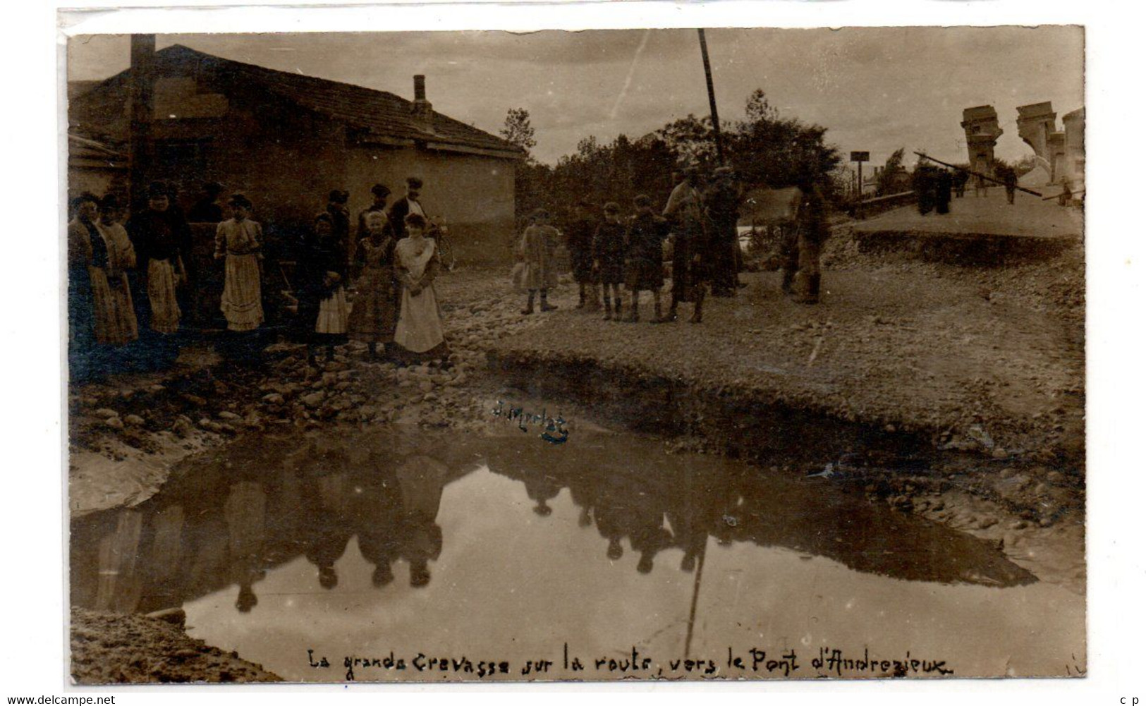 Andrezieux Boutheon - La Grande Crevasse -  sur la Route -  Pont a l'Entree -  Carte Photo -  CPA - °Rn