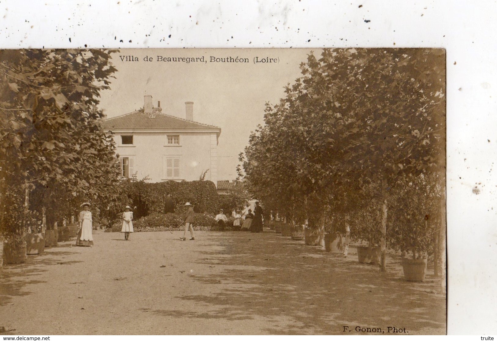 ANDREZIEUX-BOUTHEON VILLA DE BEAUREGARD A BOUTHEON (CARTE PHOTO )