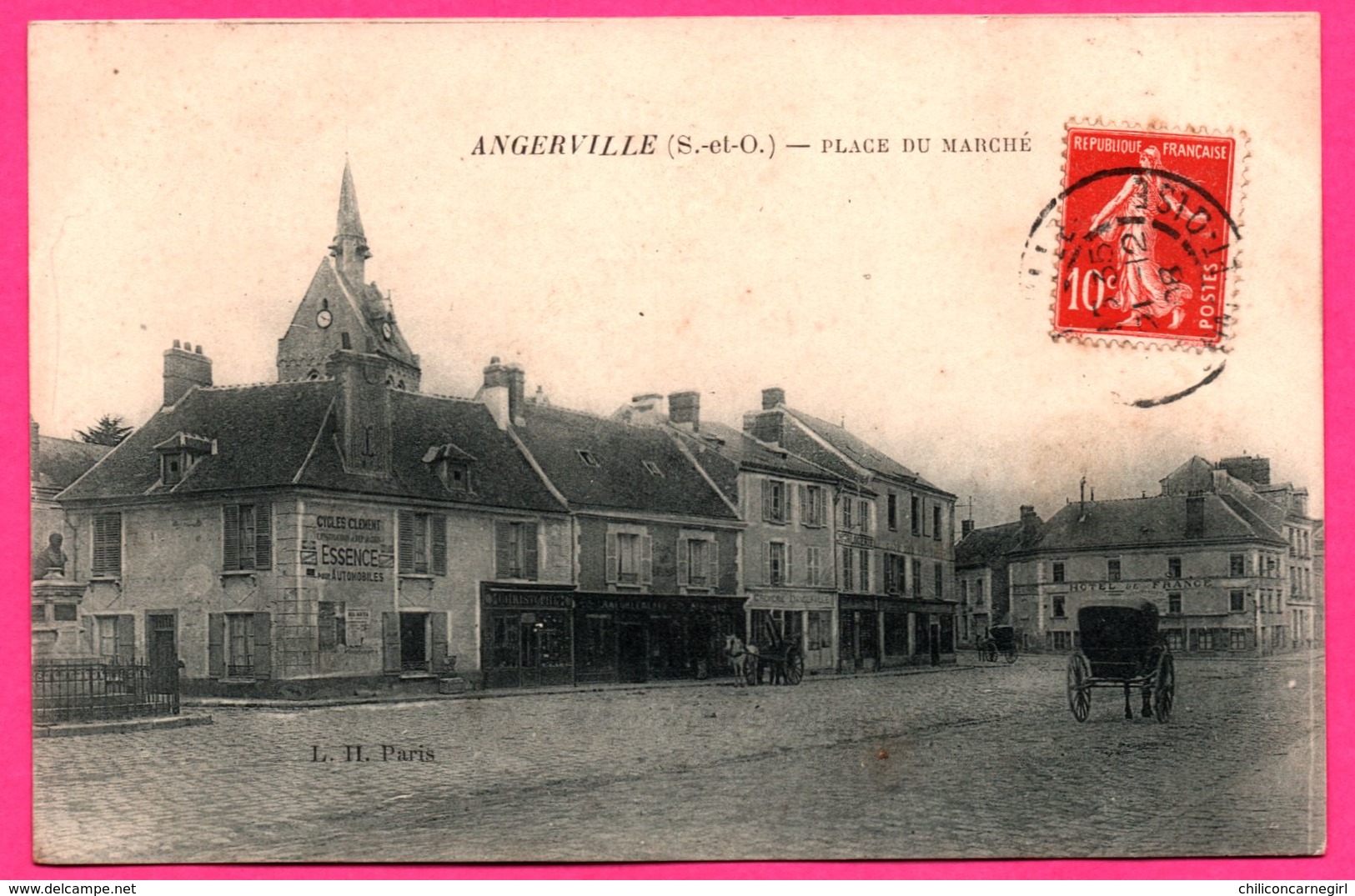 Angerville - La Place du Marché - L'Église - Calèche - Enseignes - Animée - L. H. - 1908