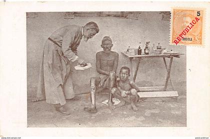 Angola - BAILUNDO - Catholic Mission - Father P. Goepp and a sick native - Publ. Missoes de Angola e Congo