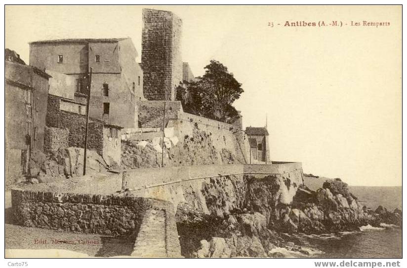 ANTIBES 06 - Les Remparts