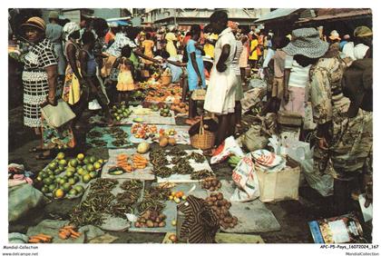 APCP5-0366-SAINT-VINCENT AND THE GRENADINES - saturday market