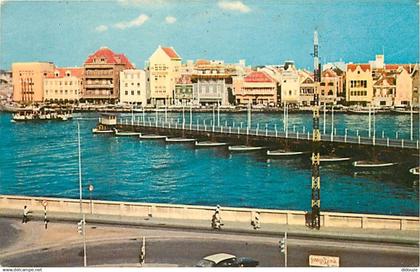 Antilles - Antilles Neérlandaises - Netherlands Antilles - Curaçao - Curaçao's famous pontoon bridge, Queen Emma swingin