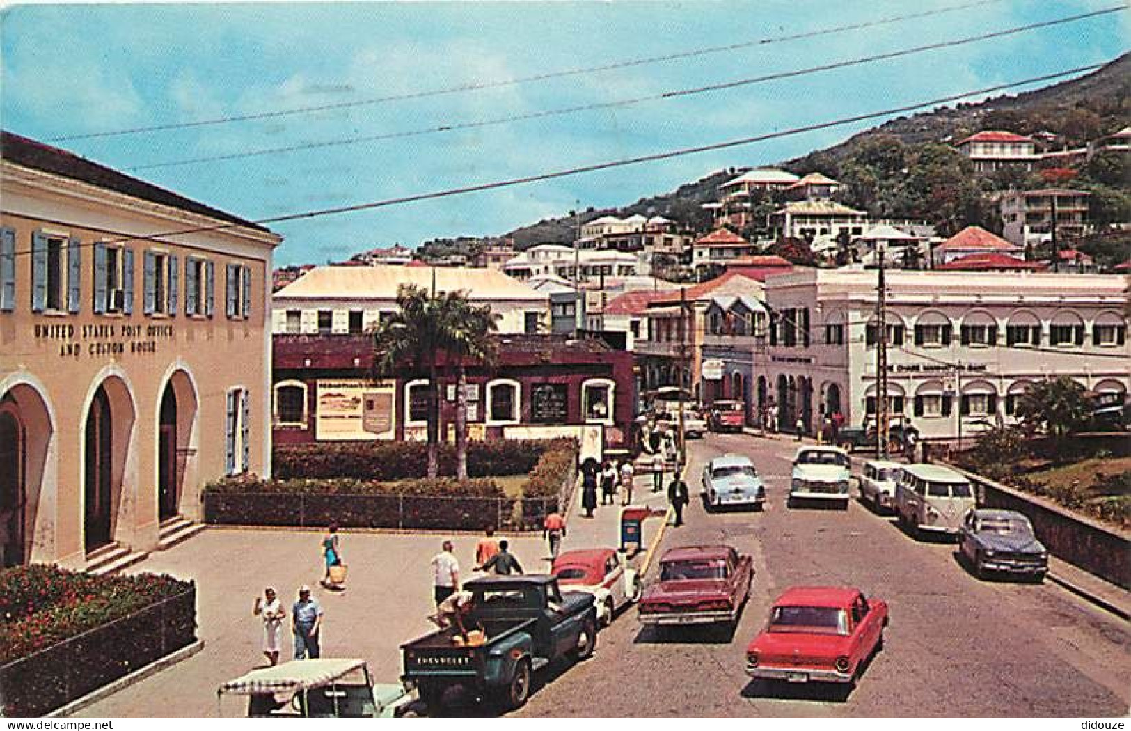 Antilles - Iles Vierges Américaines - U S Virgin Islands - St Thomas - Main Square - Looking towards Main St - Automobil