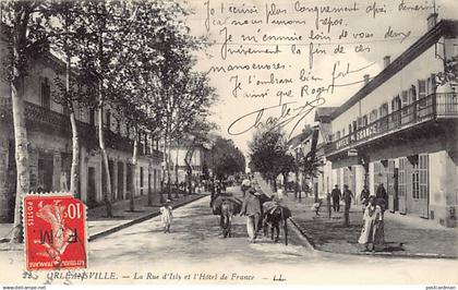 CHLEF Orléansville - La rue d'Isly et l'Hôtel de France