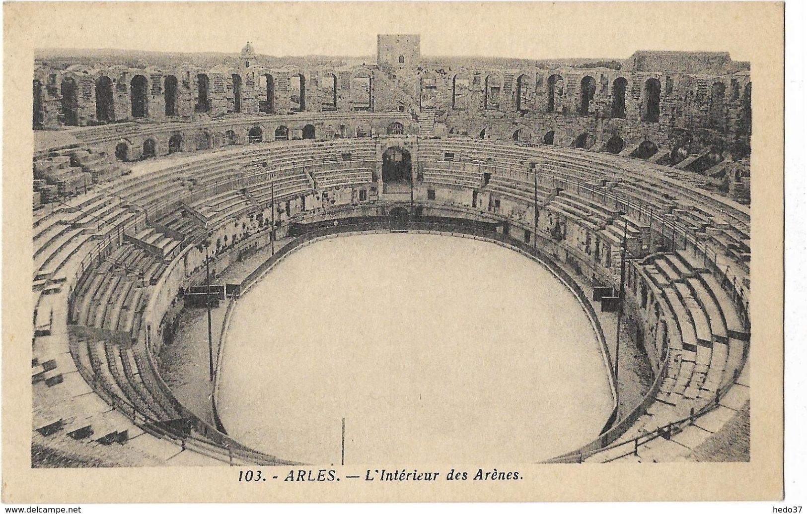 Arles - L'Intérieur des Arènes