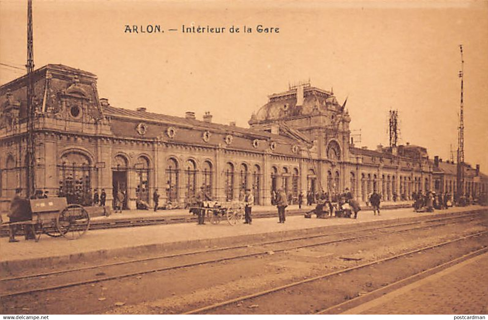 ARLON (Prov. Lux.) Intérieur de la gare