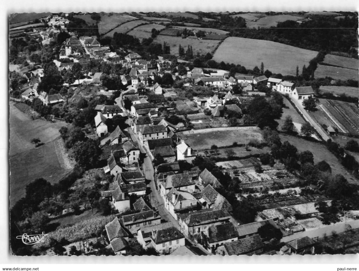 ARTHEZ DE BEARN : Vue générale sur le Quartier Bergoué - très bon état