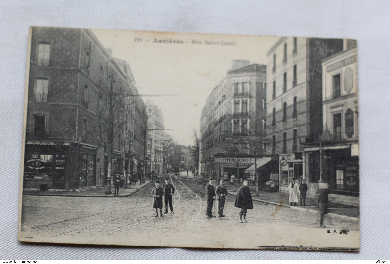 Asnières, rue saint Denis, Hauts de Seine 92