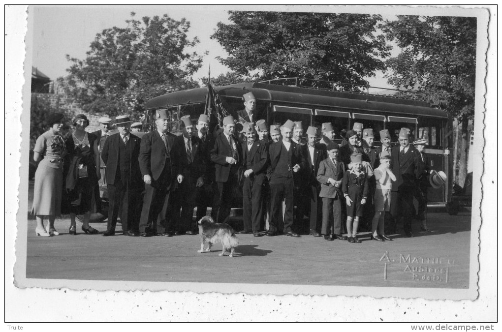 AUBIERE CARTE PHOTO DE L'AMICALE DEVANT L'AUTOBUS TOP RARE