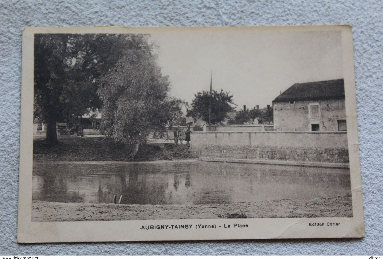 Aubigny Taingy, la place, Yonne 89