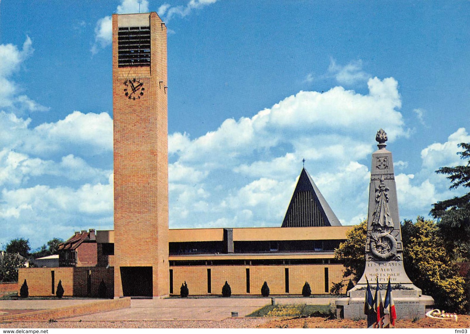 Auby église monument aux morts