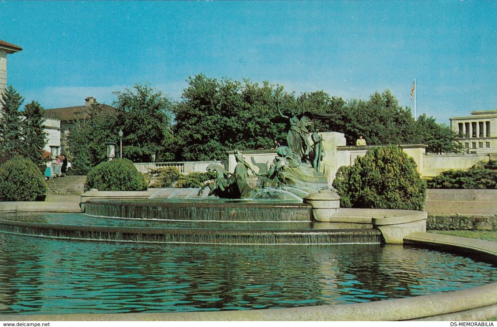 AUSTIN TX - LITTLEFIELD MEMORIAL FOUNTAIN POSTCARD UNIVERSITY OF TEXAS