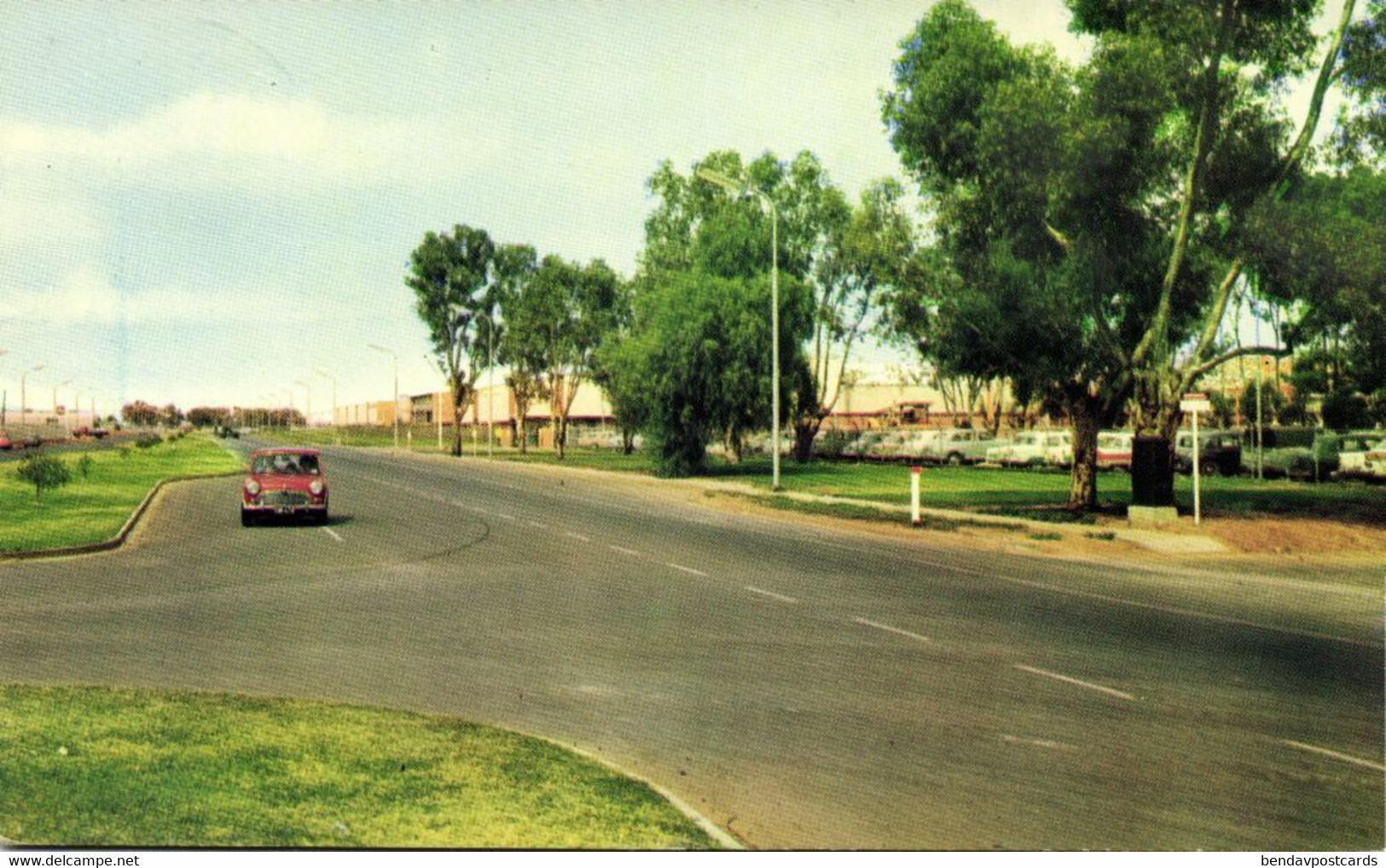 australia, SA, ELIZABETH, Philip Highway, Car (1960s) Postcard