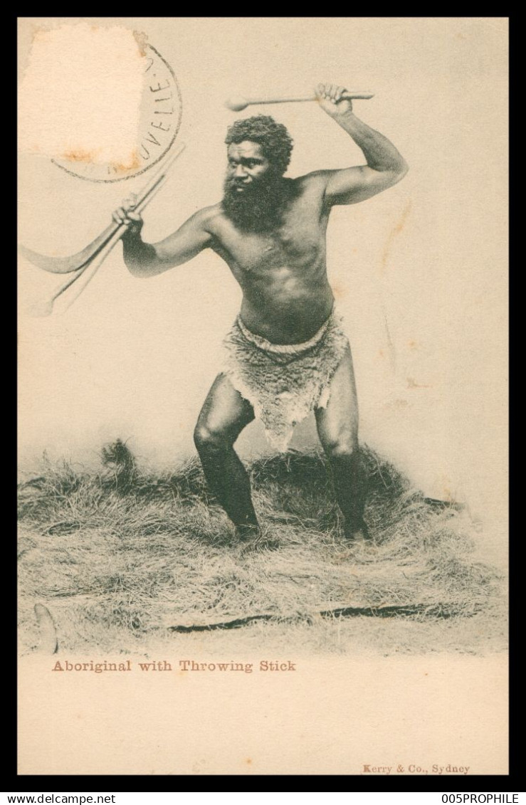 * AUSTRALIE - ABORIGINAL WITH THROWING STICK - ABORIGÈNE - EDIT KERRY