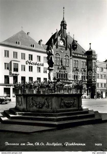 73035790 Braunau Inn Stadtplatz Fischbrunnen Braunau Inn